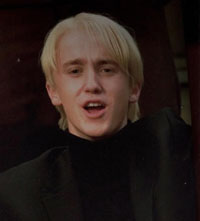 Draco Malfoy povzbuzuje Cedrika.jpg